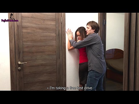 ❤️ Ang Seksi nga Realtor Makalingaw nga Gipang-ilog ang Iyang Puki ug Gikiss Samtang Nagbaligya sa Iyang Apartment - Krempai ️ Porn video sa amon ❤