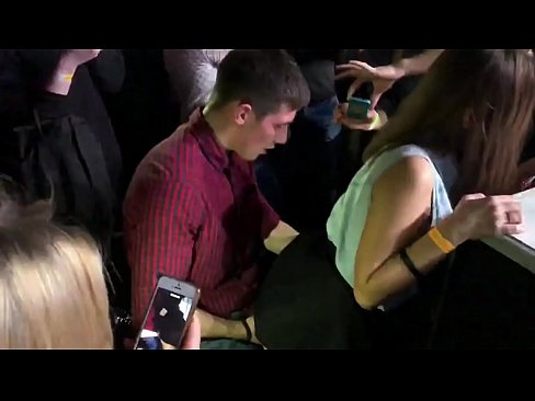 ❤️ Tinuod nga sekso sa usa ka nightclub sa Russia. Ang 18-anyos nga Ruso nga babaye sa anus ug puwerta nakighilawas sa usa ka nightclub ️ Porn video sa amon ❤